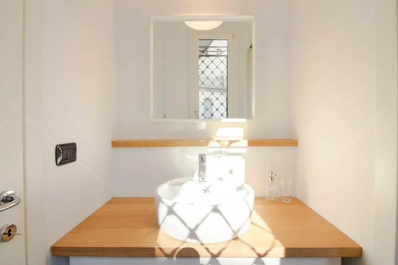 Nerino 5 Charme Apartment Milan