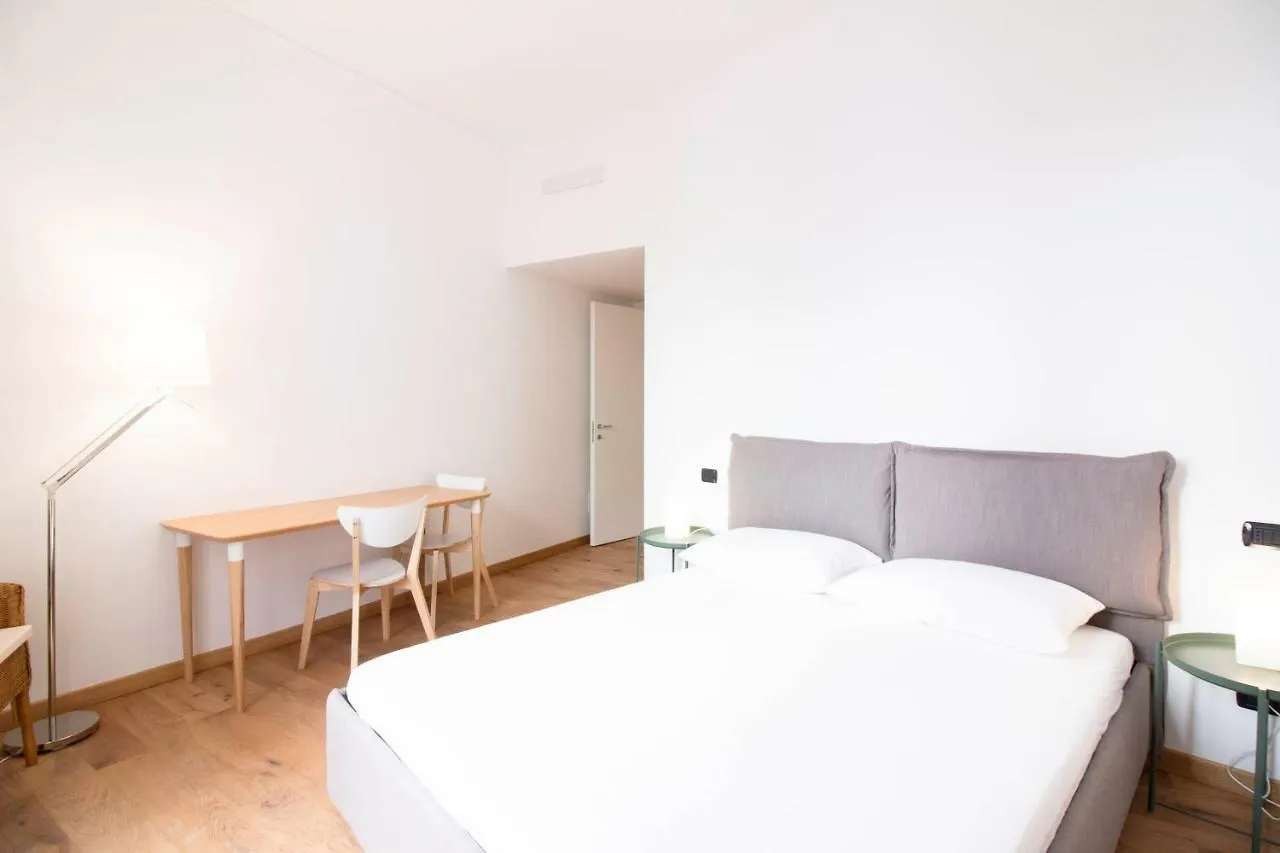 Nerino 5 Charme Apartment Milan 0*,